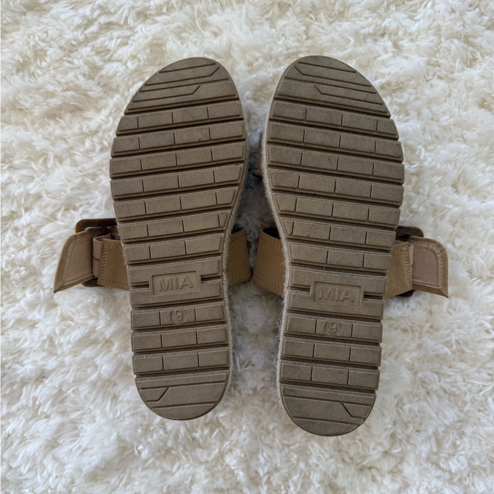 MIA brand tan sandals Women’s size 9 - Picture 5 of 5